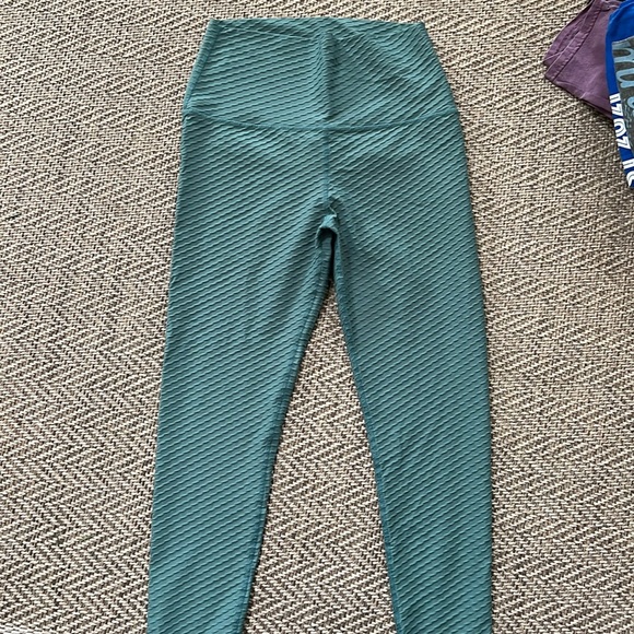 Green Born Primitive Leggings Size Large - Picture 2 of 4